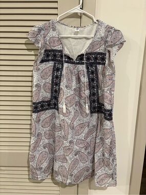 Old Navy Women’s White Paisley Mini Dress with Pink and Navy Accents*Sz. Medium